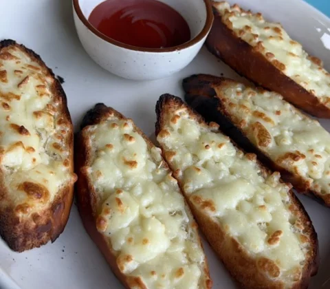 antharacafe-cheese-burst